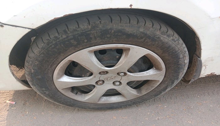 2012 Hyundai Verna FLUIDIC 1.6 CRDI EX, Diesel, Manual, 1,61,158 km, tyre