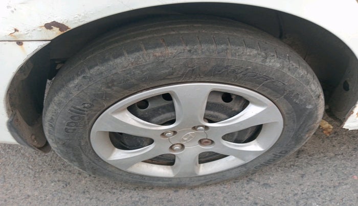 2012 Hyundai Verna FLUIDIC 1.6 CRDI EX, Diesel, Manual, 1,61,158 km, tyre