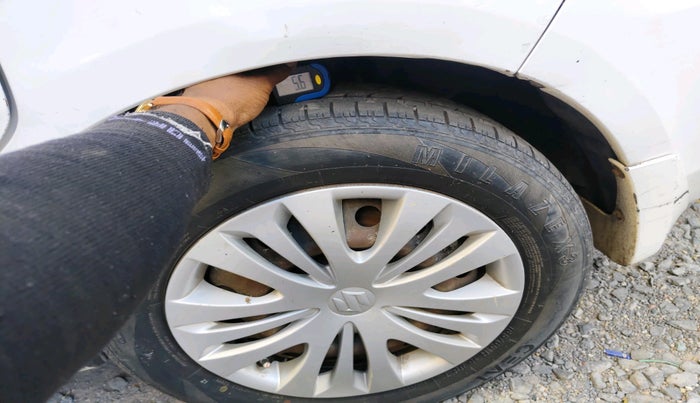 2015 Maruti Ertiga VXI, CNG, Manual, 1,02,109 km, tyre