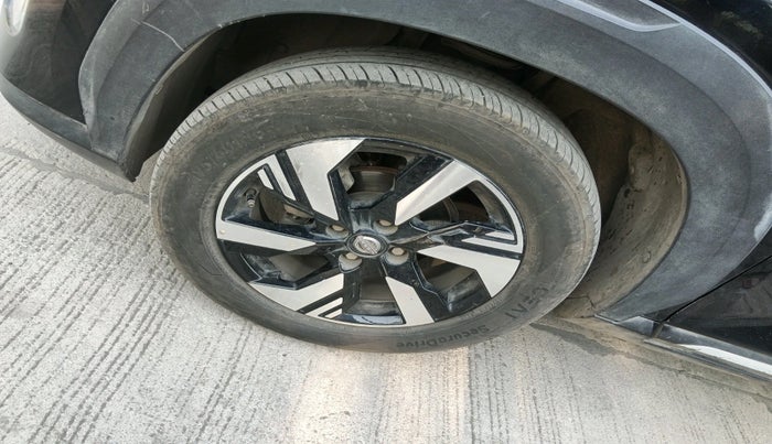 2024 Nissan MAGNITE Tekna B4D 1.0 Petrol AMT, Petrol, Automatic, 29,807 km, tyre