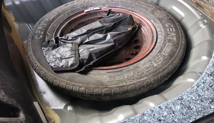 2024 Nissan MAGNITE Tekna B4D 1.0 Petrol AMT, Petrol, Automatic, 29,807 km, tyre