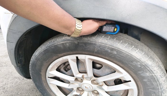 2020 Renault TRIBER RXL MT, Petrol, Manual, 45,690 km, tyre