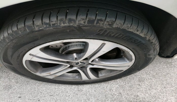 2019 Mercedes Benz E Class E 200 Expression, Petrol, Automatic, 88,131 km, tyre