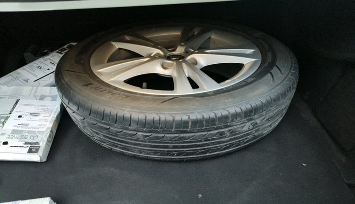 2019 Mercedes Benz E Class E 200 Expression, Petrol, Automatic, 88,131 km, tyre