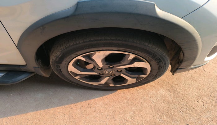 2016 Honda BR-V 1.5L I-VTEC V CVT, Petrol, Automatic, 1,06,417 km, tyre