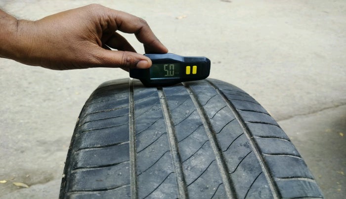 2012 Skoda Superb ELEGANCE 1.8 TSI AT, Petrol, Automatic, 1,01,463 km, tyre