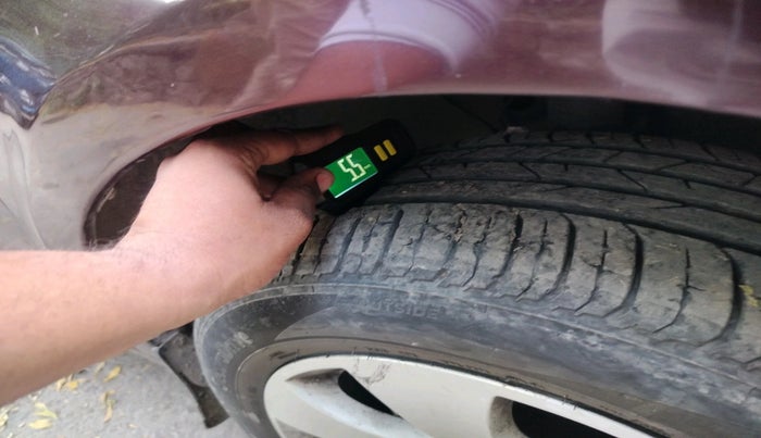 2012 Skoda Superb ELEGANCE 1.8 TSI AT, Petrol, Automatic, 1,01,463 km, tyre