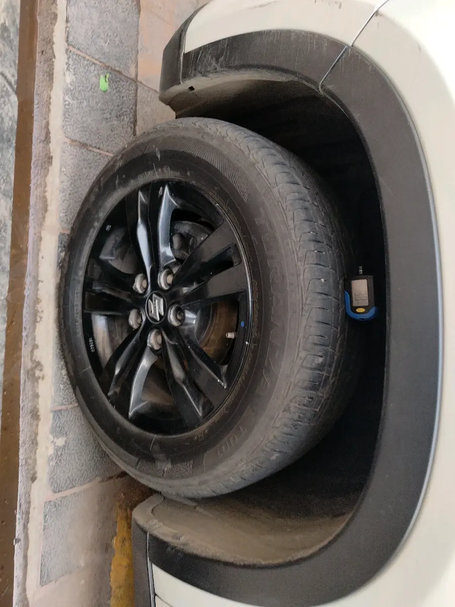 2018 Maruti Vitara Brezza ZDI PLUS AMT, Diesel, Automatic, 1,29,347 km, tyre