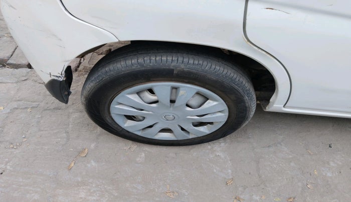 2011 Maruti Alto K10 LXI, Petrol, Manual, 2,11,929 km, tyre