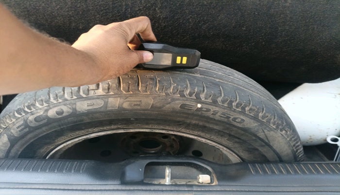 2020 Maruti Swift LXI, CNG, Manual, 1,00,575 km, tyre