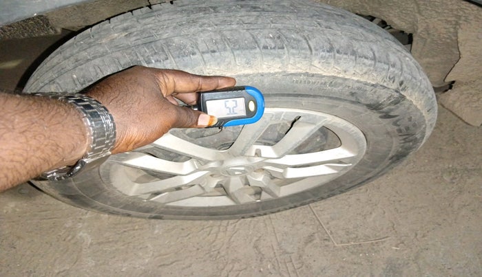 2020 Renault TRIBER RXT AMT, Petrol, Automatic, 13,874 km, tyre