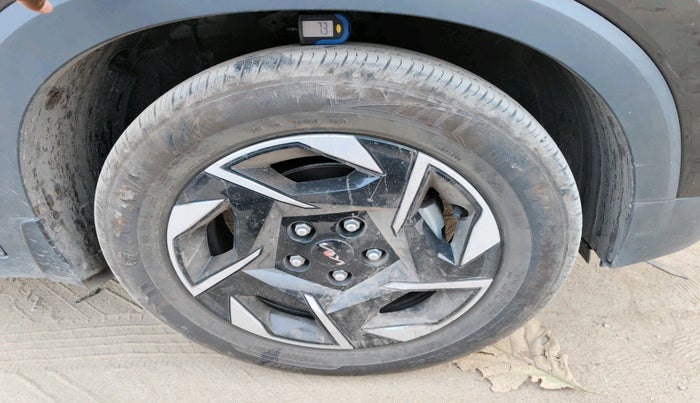 2024 KIA SONET HTK (O) 1.2 Petrol MT, Petrol, Manual, 6,561 km, tyre