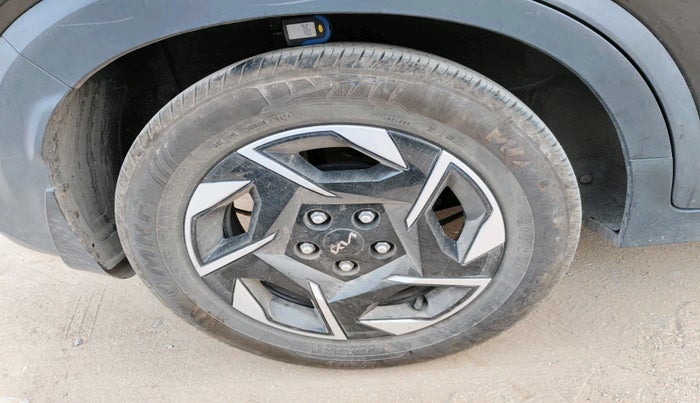 2024 KIA SONET HTK (O) 1.2 Petrol MT, Petrol, Manual, 6,561 km, tyre