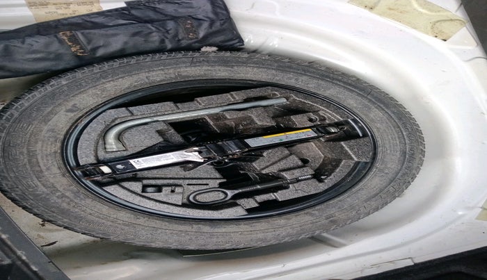 2016 Skoda Superb L&K 1.8 TSI AT, Petrol, Automatic, 73,428 km, tyre