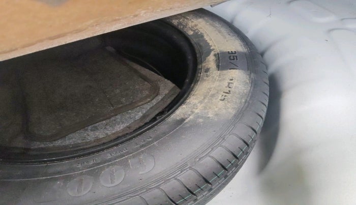 2020 Hyundai VENUE S 1.2, Petrol, Manual, 29,354 km, tyre