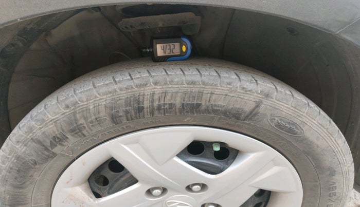 2020 Hyundai VENUE S 1.2, Petrol, Manual, 29,354 km, tyre