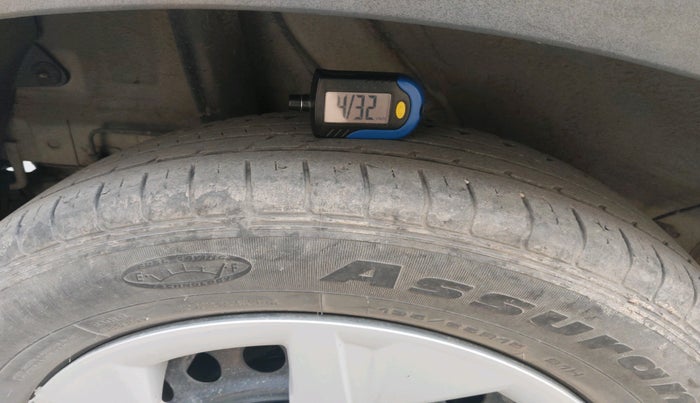 2020 Hyundai VENUE S 1.2, Petrol, Manual, 29,354 km, tyre