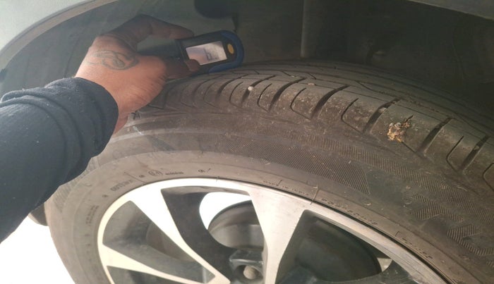 2021 Tata NEXON XZA PLUS (O) DIESEL DUAL TONE, Diesel, Automatic, 1,08,415 km, tyre