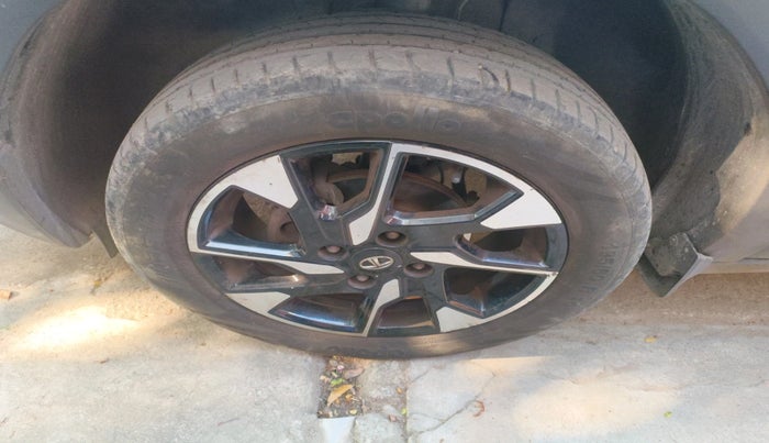 2022 Tata PUNCH CREATIVE  AMT, Petrol, Automatic, 34,738 km, tyre