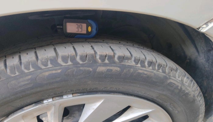 2020 Maruti Ertiga VXI SHVS, Petrol, Manual, 67,950 km, tyre