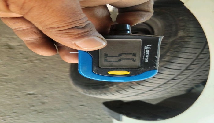 2016 Maruti Swift Dzire VDI, Diesel, Manual, 2,50,331 km, tyre