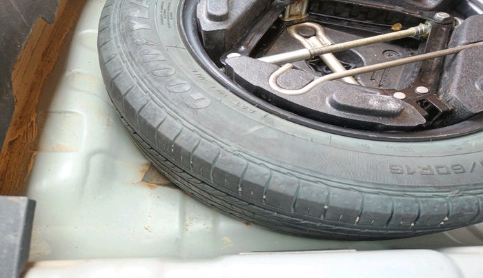 2020 Tata NEXON XM DIESEL, Diesel, Manual, 1,23,292 km, tyre