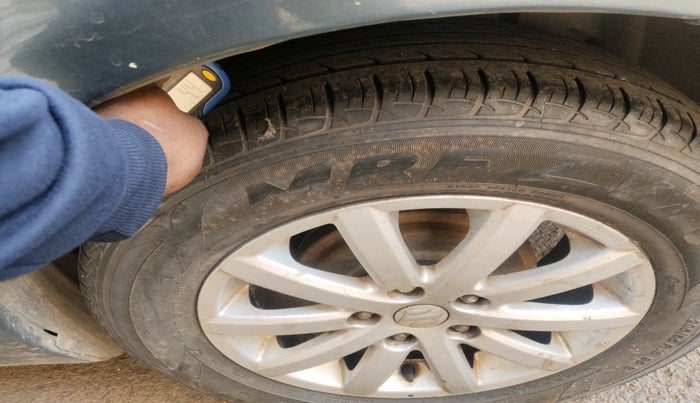 2011 Maruti SX4 ZXI, Petrol, Manual, 1,73,527 km, tyre