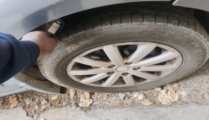 2011 Maruti SX4 ZXI, Petrol, Manual, 1,73,527 km, tyre