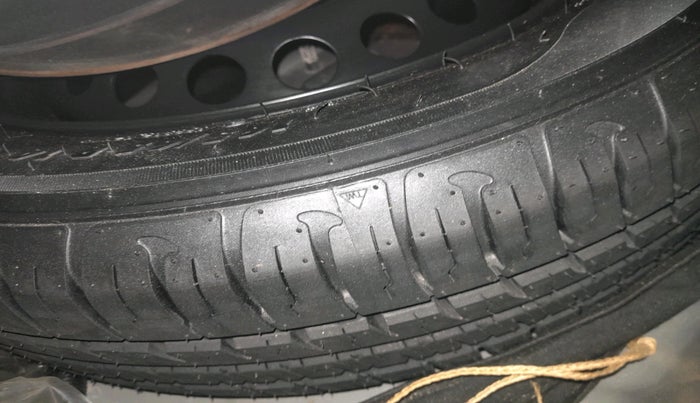 2019 Hyundai Grand i10 MAGNA 1.2 KAPPA VTVT, Petrol, Manual, 68,517 km, tyre