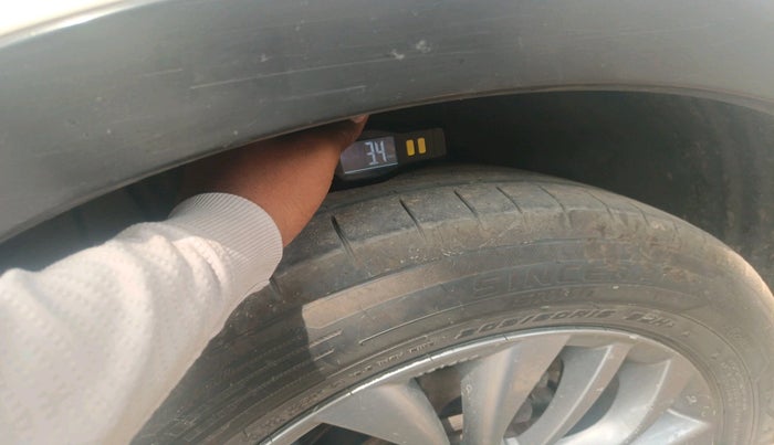 2017 Maruti S Cross ALPHA 1.6, Diesel, Manual, 1,20,574 km, tyre