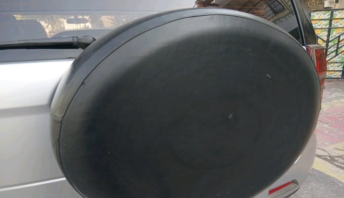 2017 Mahindra TUV300 T6 PLUS, Diesel, Manual, 1,98,818 km, tyre