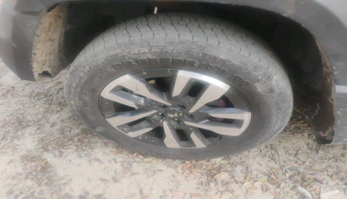 2024 Mahindra Thar Roxx AX7 L Diesel MT 4WD, Diesel, Manual, 42,040 km, tyre