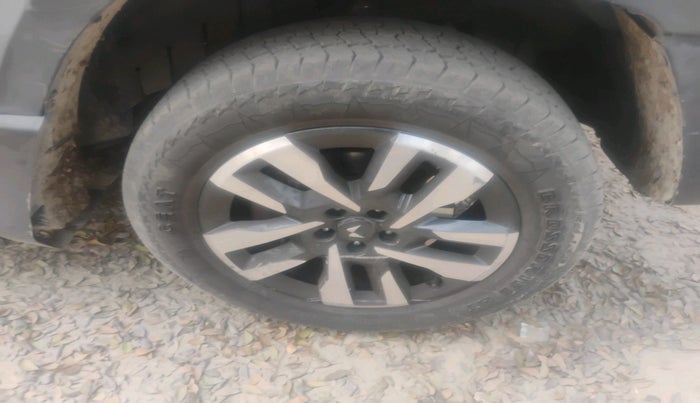 2024 Mahindra Thar Roxx AX7 L Diesel MT 4WD, Diesel, Manual, 42,040 km, tyre