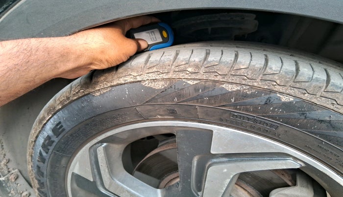 2019 Hyundai Creta SX AT 1.6 PETROL, Petrol, Automatic, 1,00,489 km, tyre