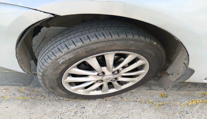 2011 Toyota Etios G, Petrol, Manual, 1,23,567 km, tyre