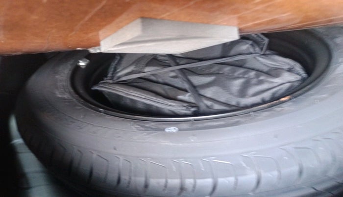 2024 Tata NEXON Pure 1.2 Petrol 6AMT, Petrol, Manual, 5,786 km, tyre