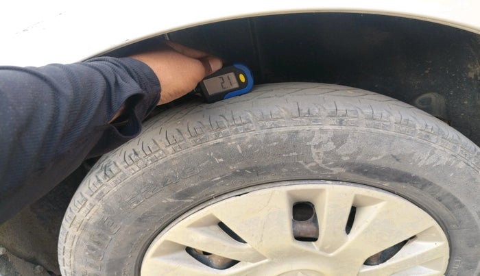 2013 Maruti Swift VDI, Diesel, Manual, 1,01,824 km, tyre