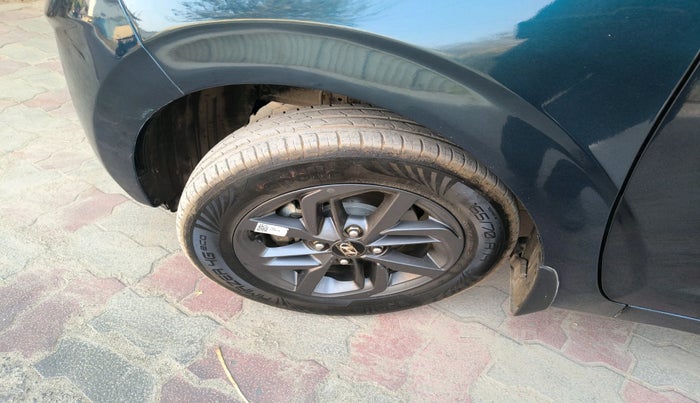 2022 Hyundai GRAND I10 NIOS SPORTZ 1.2 KAPPA VTVT CNG, CNG, Manual, 34,447 km, tyre