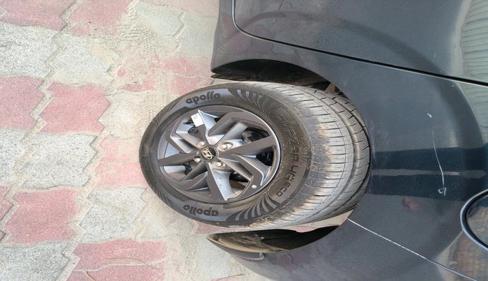 2022 Hyundai GRAND I10 NIOS SPORTZ 1.2 KAPPA VTVT CNG, CNG, Manual, 34,447 km, tyre