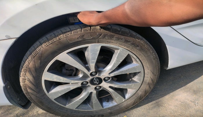 2014 Hyundai Verna FLUIDIC 1.6 VTVT SX, Petrol, Manual, 1,66,141 km, tyre