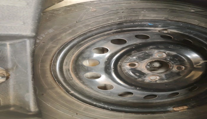 2017 Maruti Wagon R 1.0 VXI, Petrol, Manual, 78,278 km, tyre