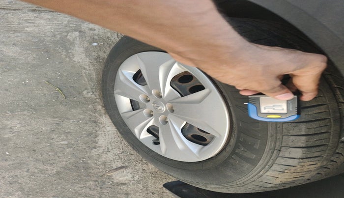 2016 Hyundai Creta E PLUS 1.6 PETROL, Petrol, Manual, 16,235 km, tyre