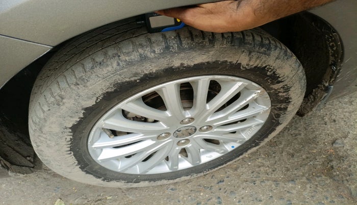 2022 Maruti Dzire ZXI CNG, CNG, Manual, 60,202 km, tyre