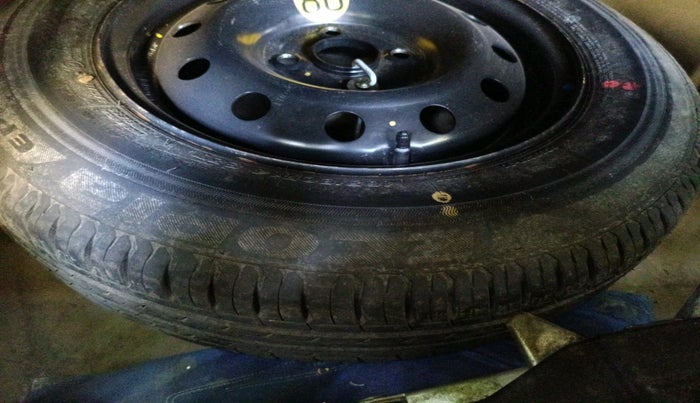 2022 Maruti Dzire ZXI CNG, CNG, Manual, 60,202 km, tyre