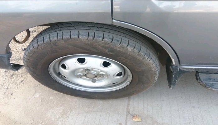 2022 Maruti Eeco 5 STR AC, CNG, Manual, 54,347 km, tyre