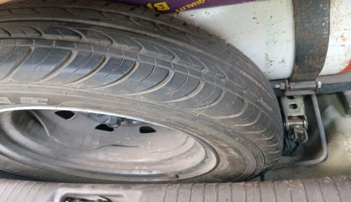 2012 Hyundai Santro Xing GL PLUS, CNG, Manual, 1,12,677 km, tyre