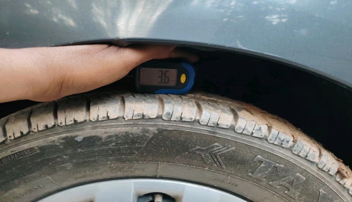 2013 Hyundai i10 MAGNA 1.2, Petrol, Manual, 83,489 km, tyre