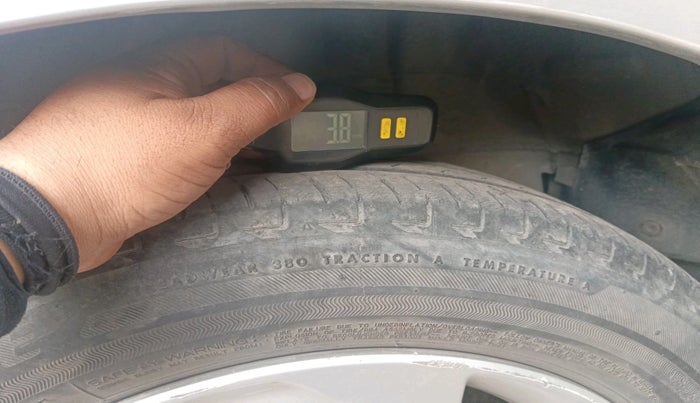 2015 Honda City 1.5L I-VTEC V MT, Petrol, Manual, 89,627 km, tyre