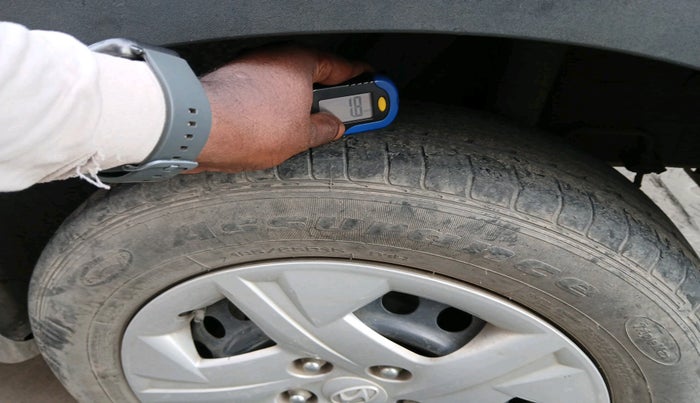 2020 Hyundai VENUE S 1.2, Petrol, Manual, 45,838 km, tyre