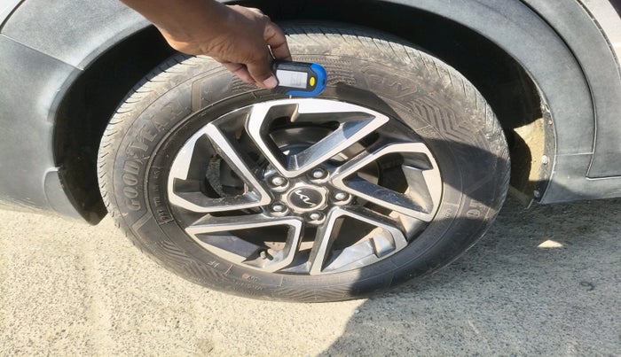 2022 KIA CARENS LUXURY PLUS 1.5 DIESEL AT 7 STR, Diesel, Automatic, 99,590 km, tyre